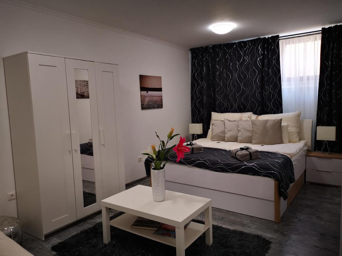 Luxury Basement In The Surrounding Of Budapest Apartment Mogyoród Exterior foto