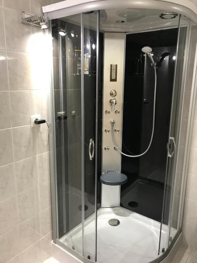 Luxury Basement In The Surrounding Of Budapest Apartment Mogyoród Exterior foto