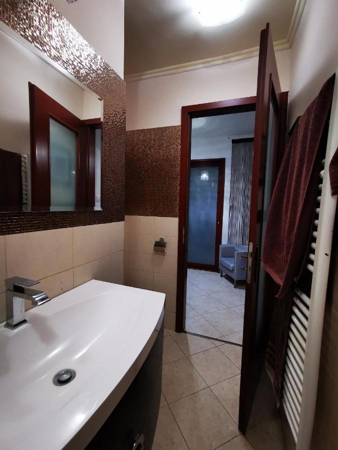 Luxury Basement In The Surrounding Of Budapest Apartment Mogyoród Exterior foto