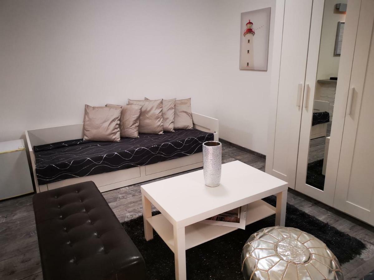 Luxury Basement In The Surrounding Of Budapest Apartment Mogyoród Exterior foto